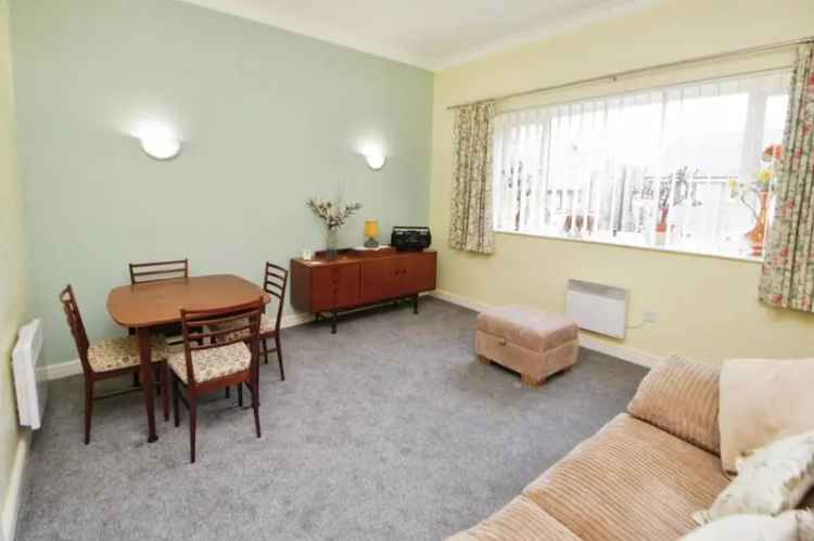 2 Bedroom Flat for Sale Hadfield Derbyshire SK13