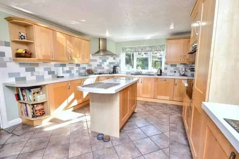 4 Bed Detached House for Sale in Redlynch New Forest