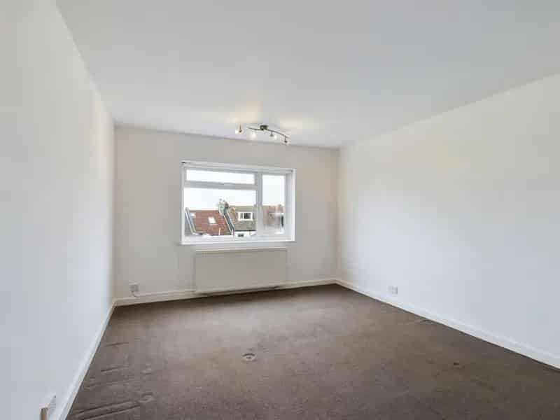 2 Bedroom Flat for Sale - Award-Winning Letting Agents