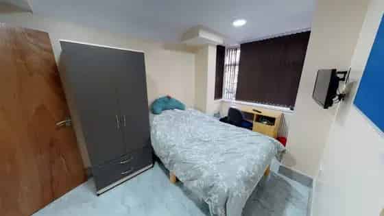 1 room house of 84 m² in Birmingham