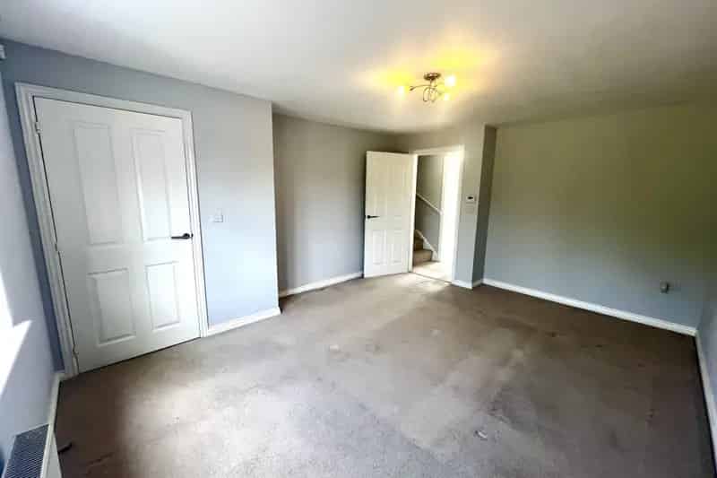 3 Bed Semi-Detached House with Garage and En-Suite