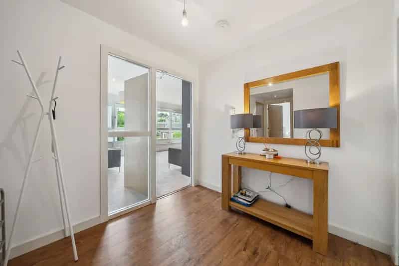 Stunning 2-Bedroom Apartment in Stirling's Riverside