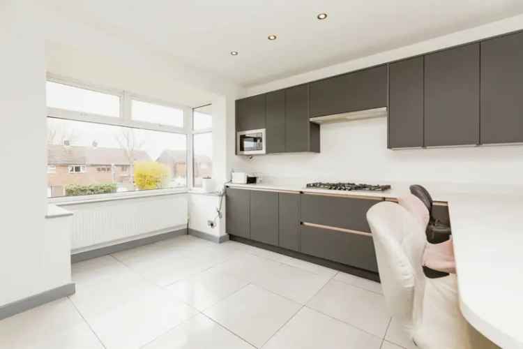 Spacious 4-Bed Family Home with Two Kitchens and Large Gardens