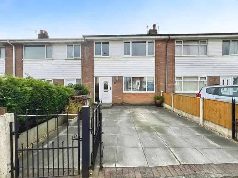 3 Bedroom Mid Terrace House for Sale Wigan