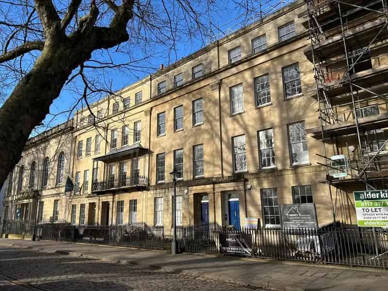 3 Queen Square Georgian Property - Office Space or Conversion
