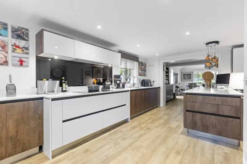 5 Bedroom Semi-Detached House for Sale in Lavant