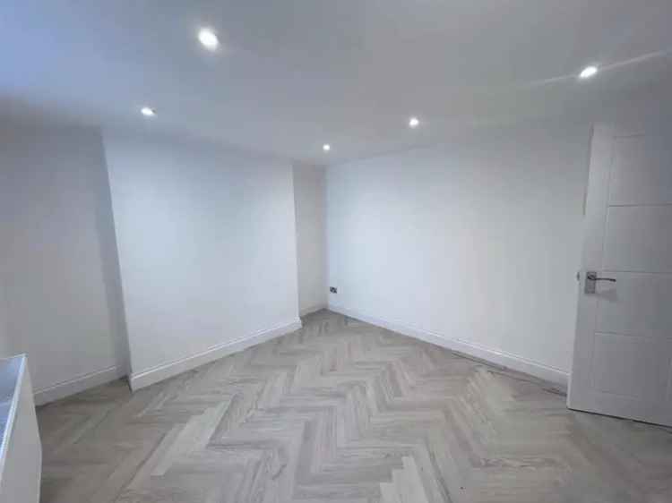 2 Bedroom Apartment Available July - Perfect for Students