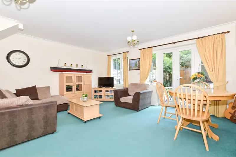 3 Bedroom Terraced House for Sale Park Farm