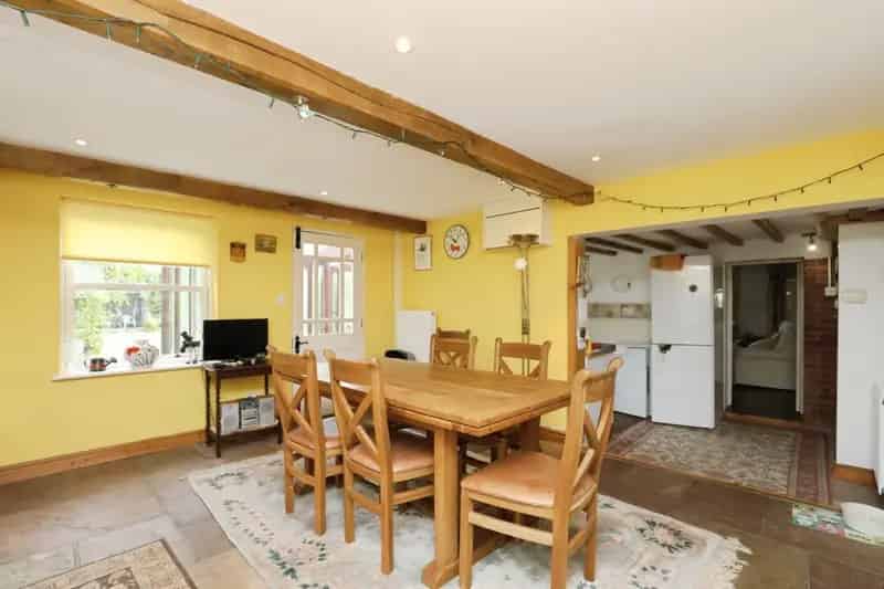 Extended Cottage Hindolveston Norfolk Four Bedrooms Large Garden