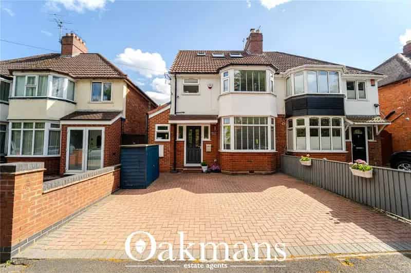 5 Bedroom Semi Detached House for Sale in Birmingham
