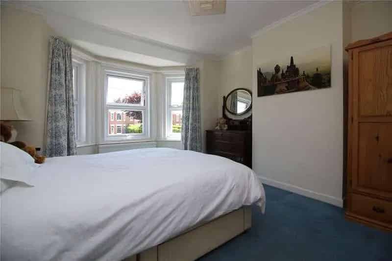 4 Bed Semi-Detached House for Sale Near New Milton Station
