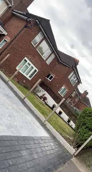 3 Bedroom House with Large Garden and Off-Road Parking