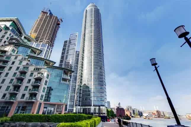 Flat for Sale in St George Wharf Vauxhall SW8