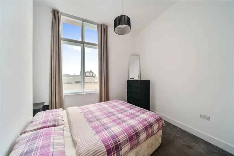 3 Bedroom Apartment near Canary Wharf City