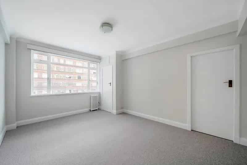 Du Cane Court Two-Bedroom Apartment Balham