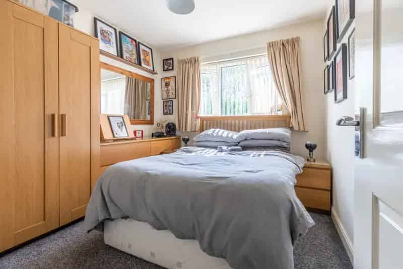 2 Bedroom Flat For Sale Near Milnrow Centre