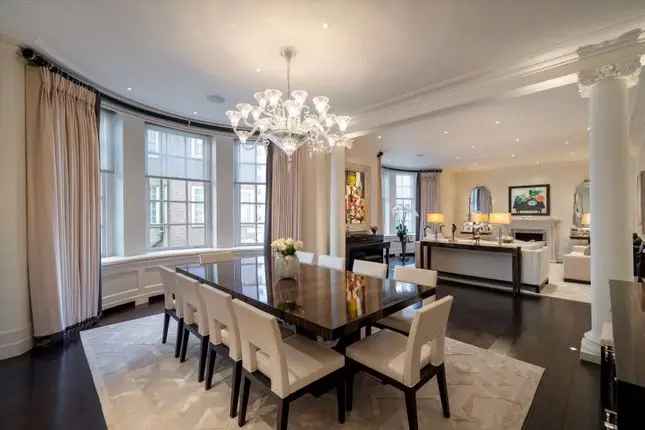 Flat for sale in Park Street, Mayfair, London W1K