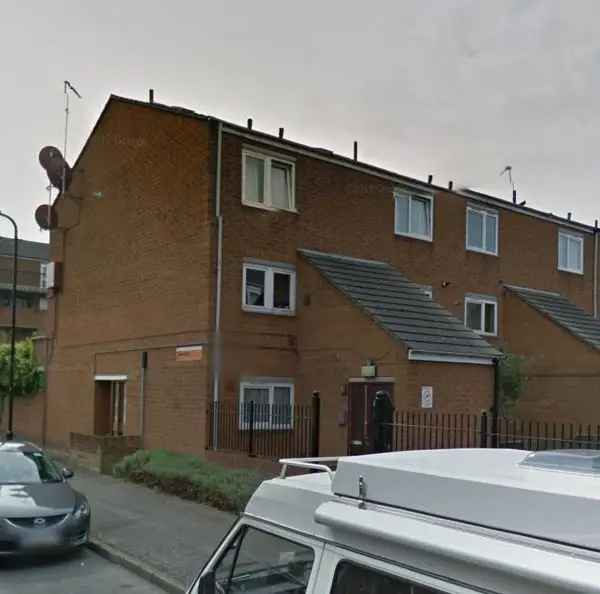 2 Bedroom Maisonette Near Homerton Station Council Tenants Only