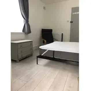 1 Room Studio Flat 54m2 London - Modern Flat with Patio Garden