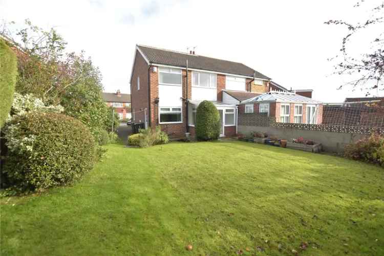 House For Sale in Leeds, England