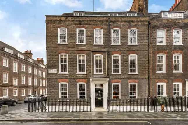Grade II Listed Townhouse Smith Square SW1P 4564 sq ft