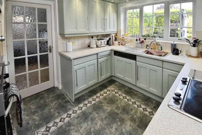 3 Bedroom Detached House For Sale in Whetstone