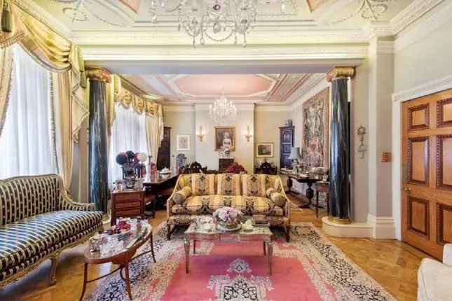 Flat for sale in Sloane Street, Knightsbridge, London SW1X