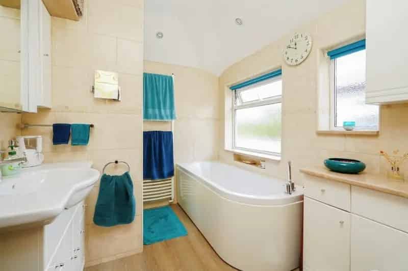 3 Bedroom Semi-Detached House in Marston Oxford
