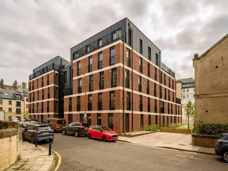 2 Bedroom Flat to Rent in New Development