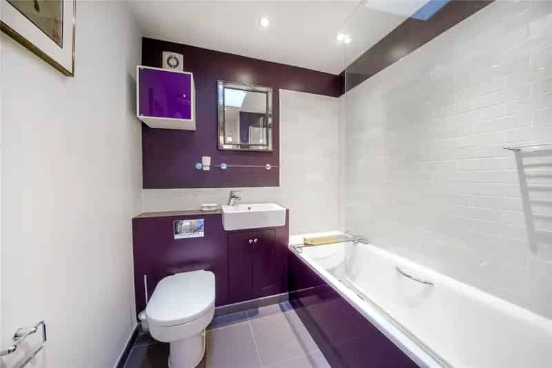 1 Bedroom Flat London Chain Free Top Floor Parking