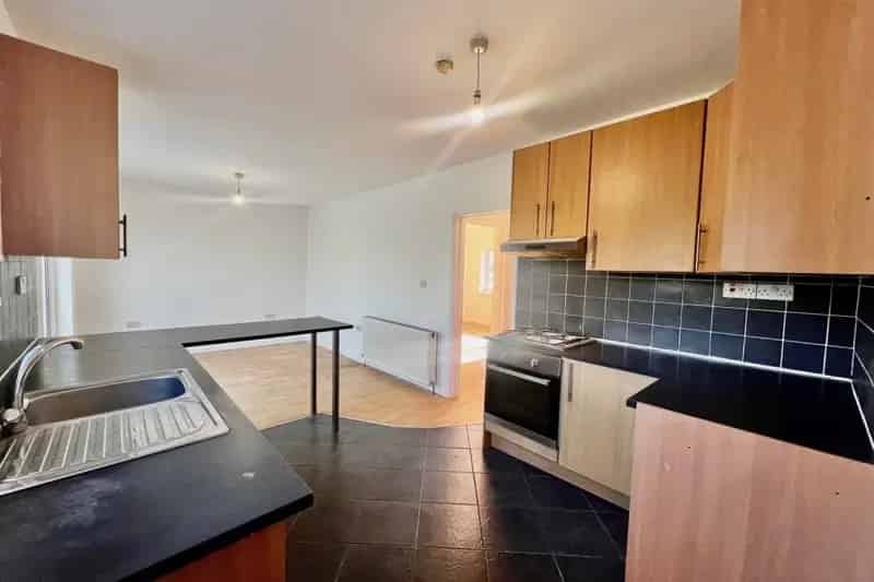 Three Bedroom Detached House Bitterne Modern Comfort and Traditional Charm