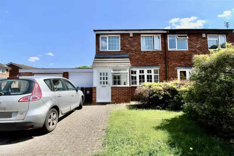 3 Bedroom Semi-Detached House for Sale