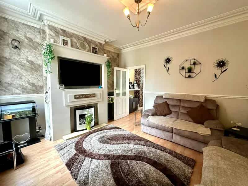 4 Bed Family Home Freehold, Double Glazing, Central Heating