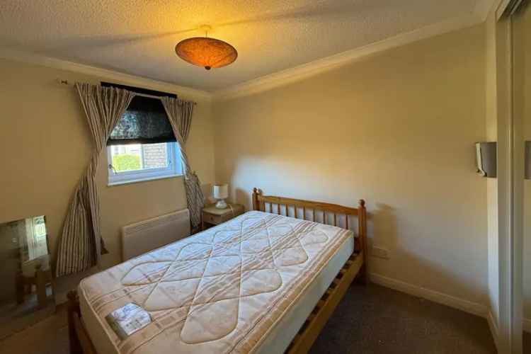 One Bedroom Flat in Polwarth with Private Parking