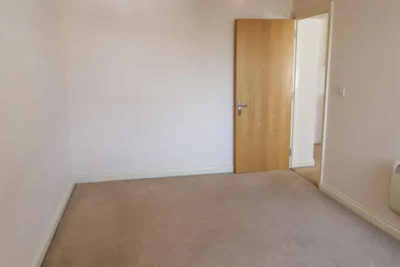 1 Bedroom Flat Dundonald Road