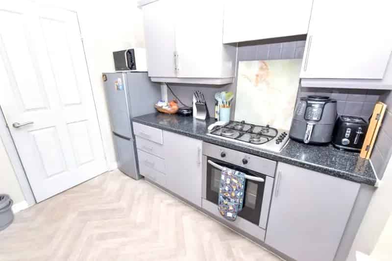 2 Bed Ground Floor Apartment Near Leeds City Centre