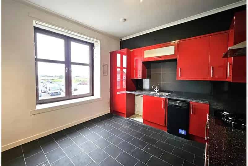 2 Bed Flat First Floor Stevenston 2 Double Bedrooms Garden