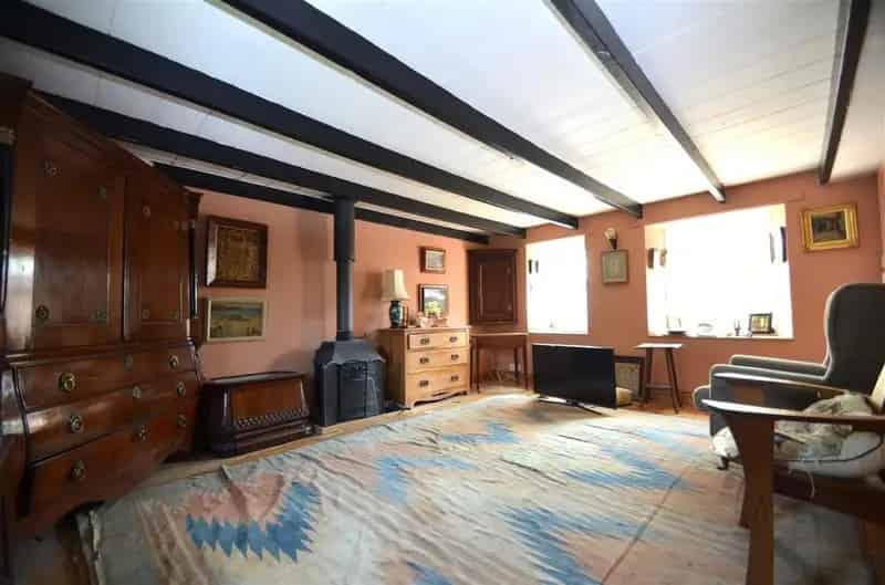 3 bedroom cottage for sale