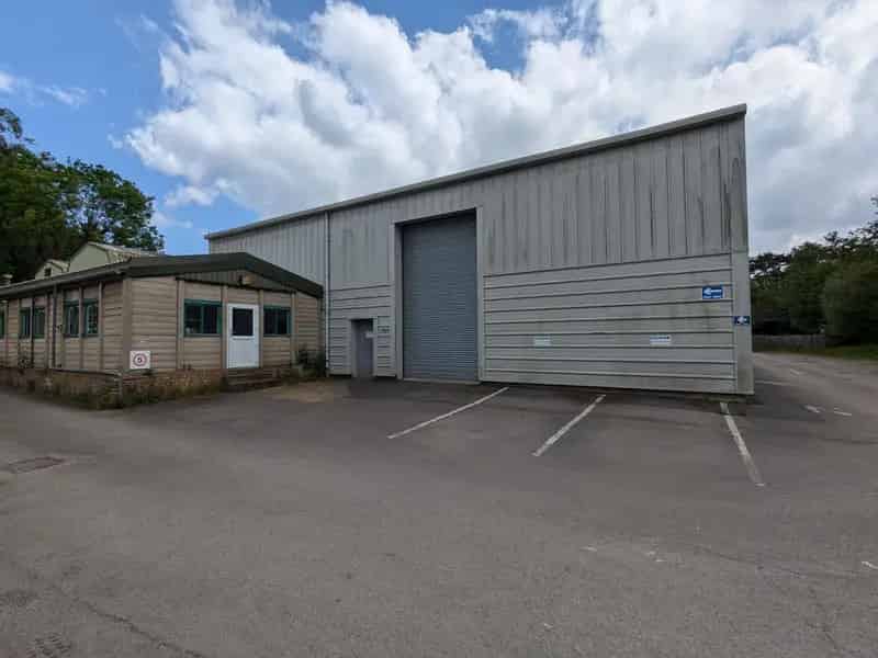 Industrial Unit To Let - Roller Shutter Door and Mezzanine