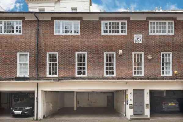 2 Bedroom Maisonette St James's London SW1A