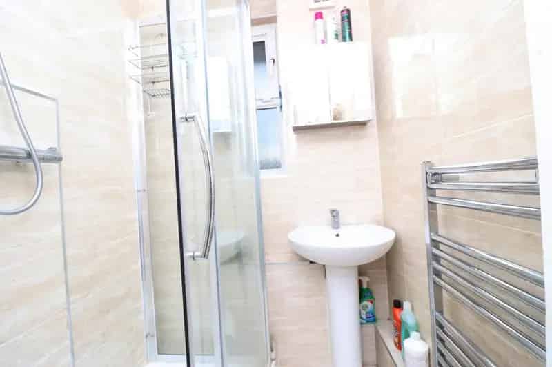 1 Bedroom Flat Share near Mile End and Stepney Green