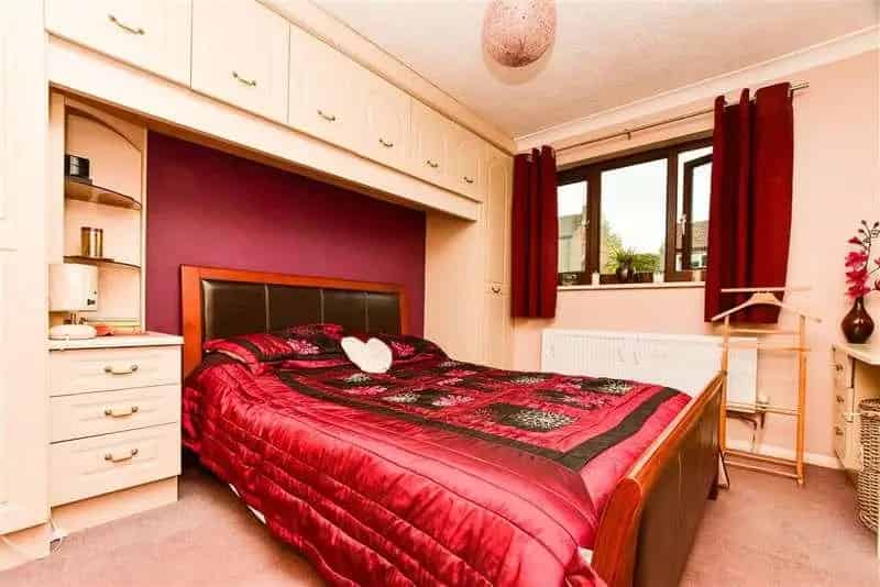 4 Bed Detached House For Sale