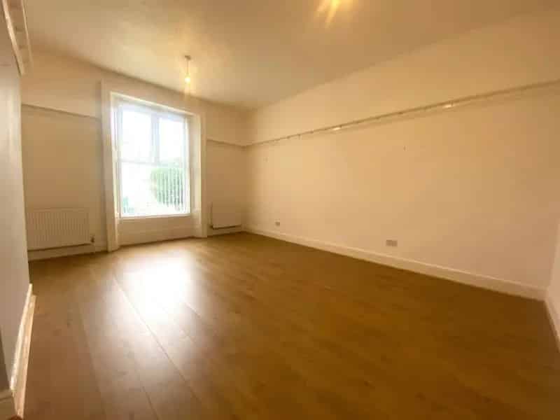 Two Bedroom Apartment Near Southsea Seafront