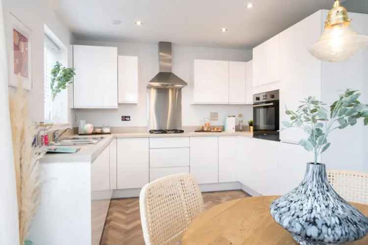 3 Bedroom Detached House for Sale Near Transport Links