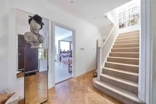 5 Bedroom Family House for Sale in Chiswick