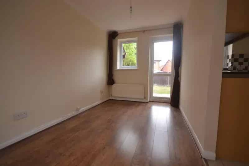 4 bedroom House
 To Let