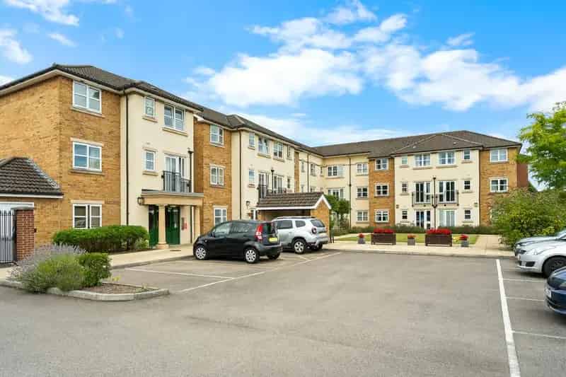2 Bedroom Retirement Flat for Sale in Birchgrove Cardiff