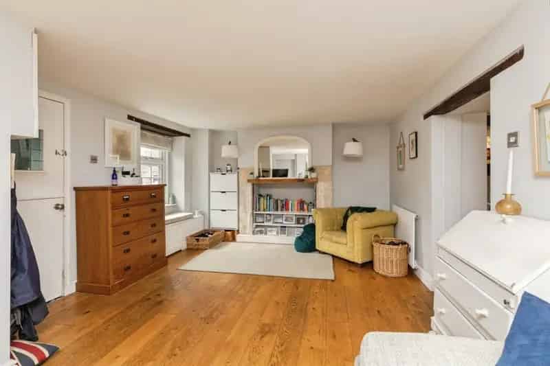 Charming 4-Bedroom Cottage in Old Sodbury with Countryside Views