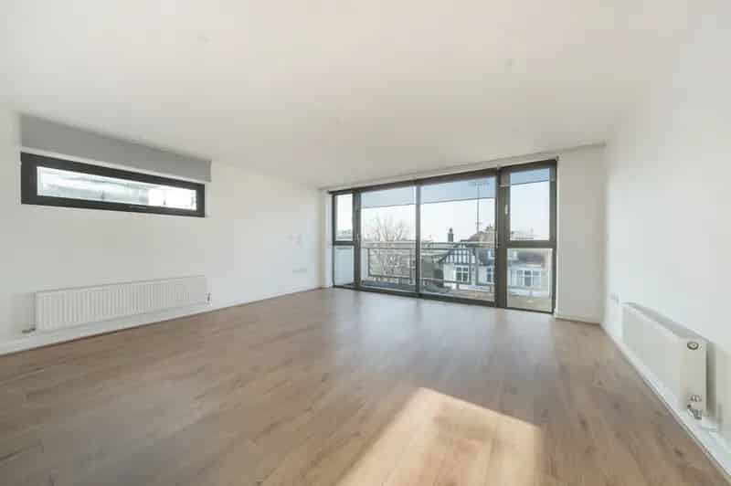 3 Bedroom Flat for Sale in Central Hove