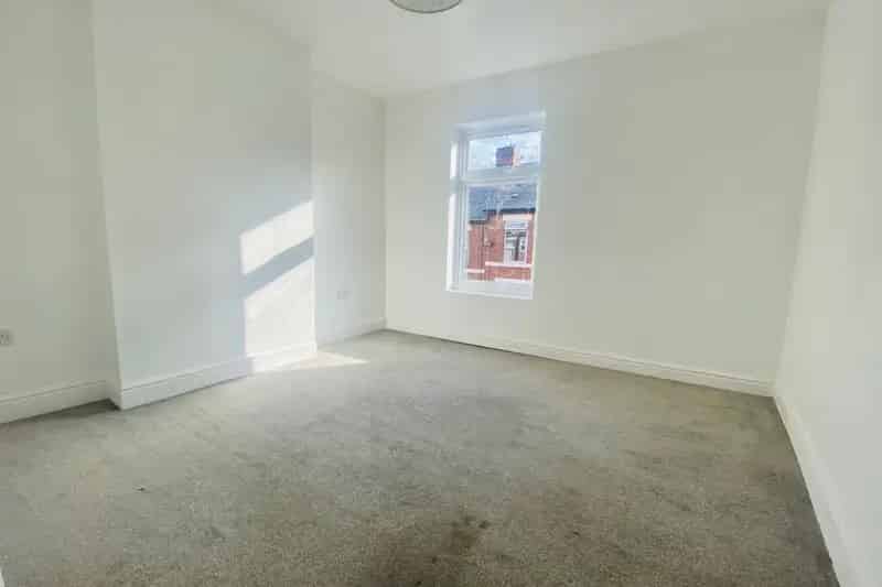 Two Bedroom Modern Terrace House Near Derby City Centre
